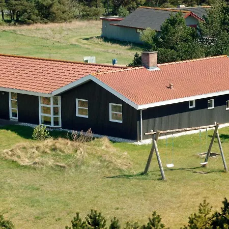 10 Person Holiday In Bl Vand بيت للعطل