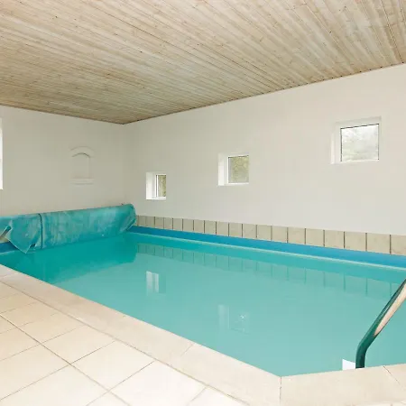 10 Person Holiday In Bl Vand بيت للعطل